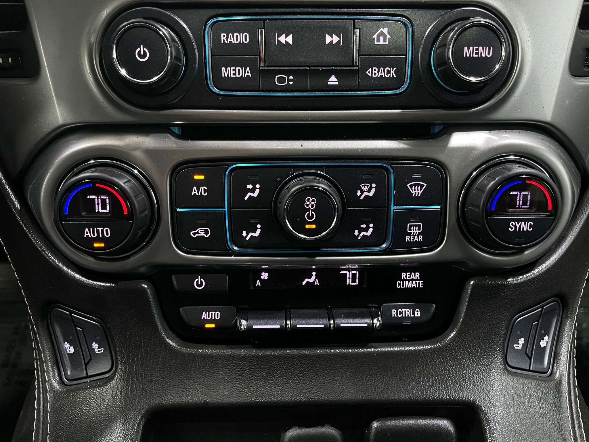 Used 2018 Chevrolet Suburban LT image 29