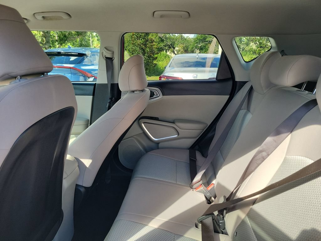 Used 2025 Kia Soul LX FWD image 24