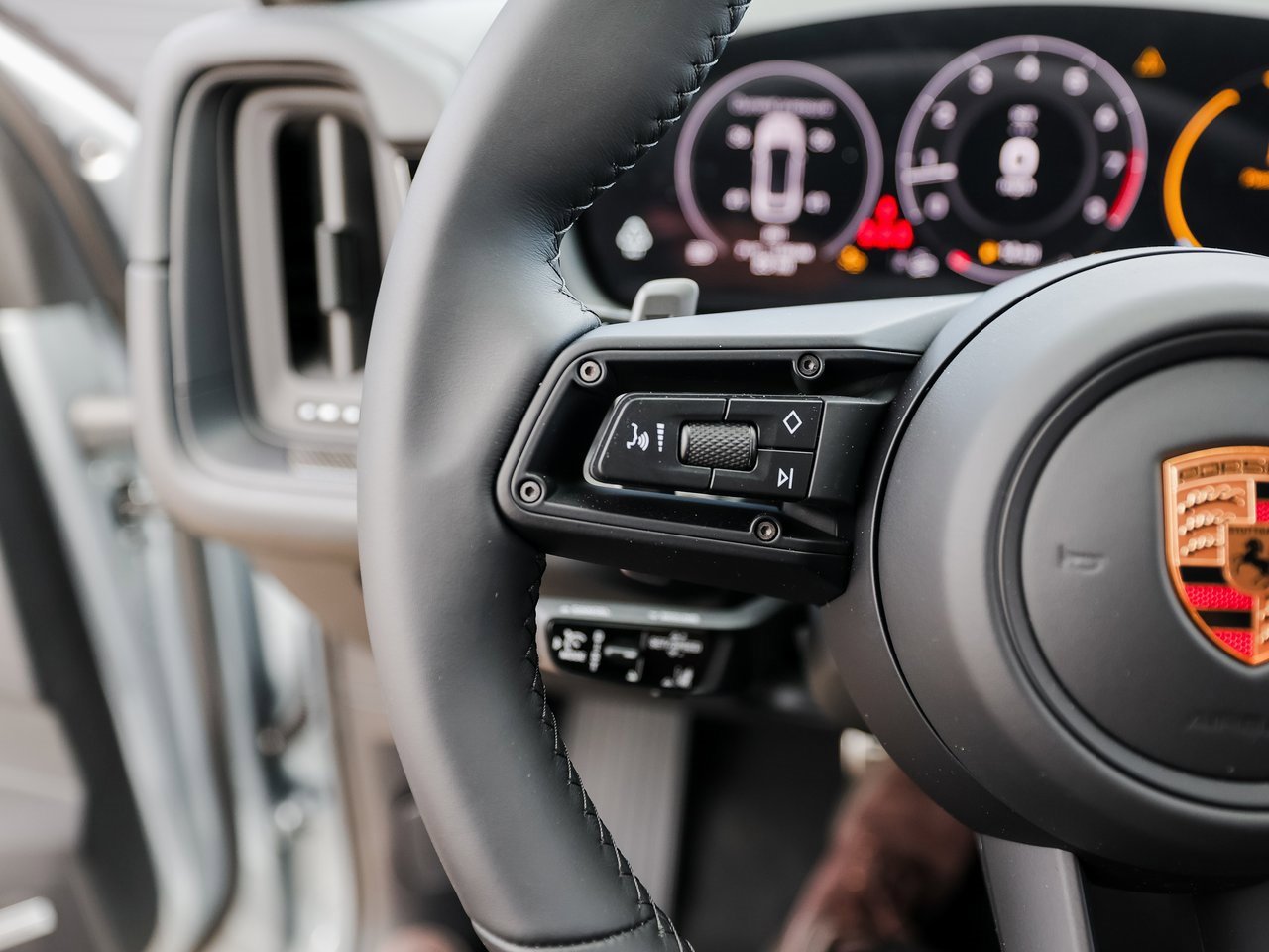 New 2026 Porsche Cayenne GTS image 17