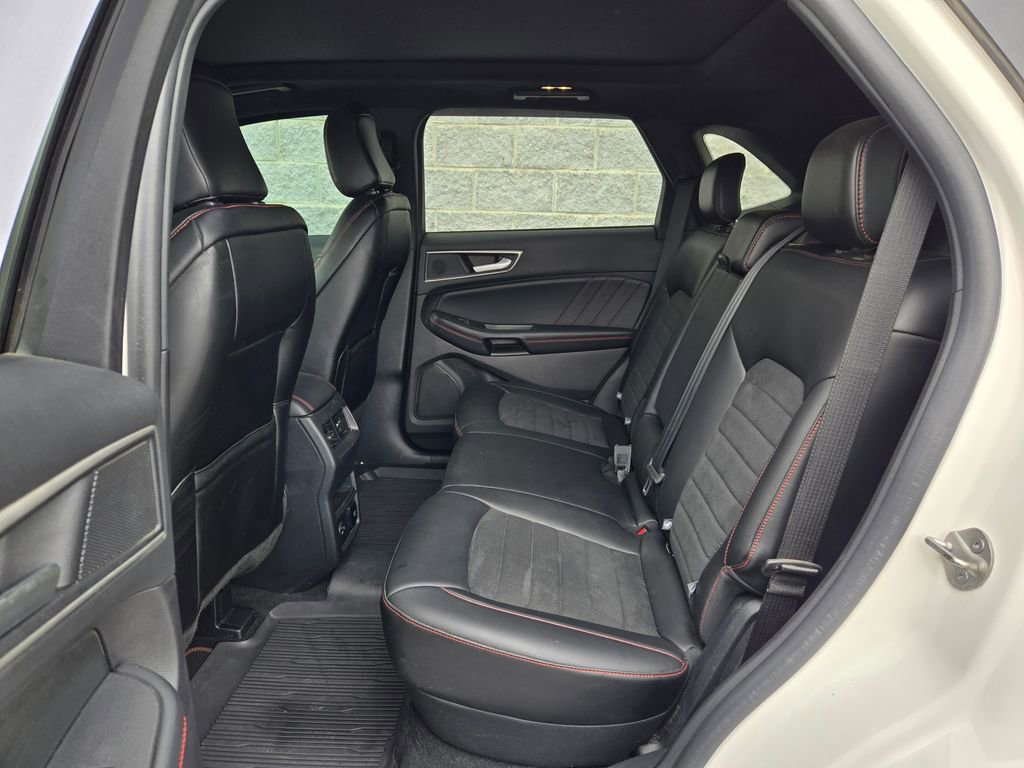 Used 2021 Ford Edge ST-Line w/ Class II Trailer Tow Package AWD/4WD image 33
