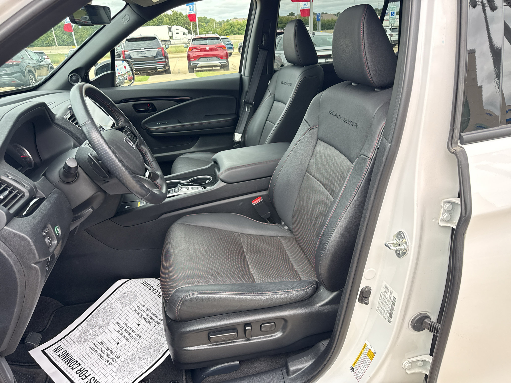 Used 2024 Honda Passport Black Edition image 9