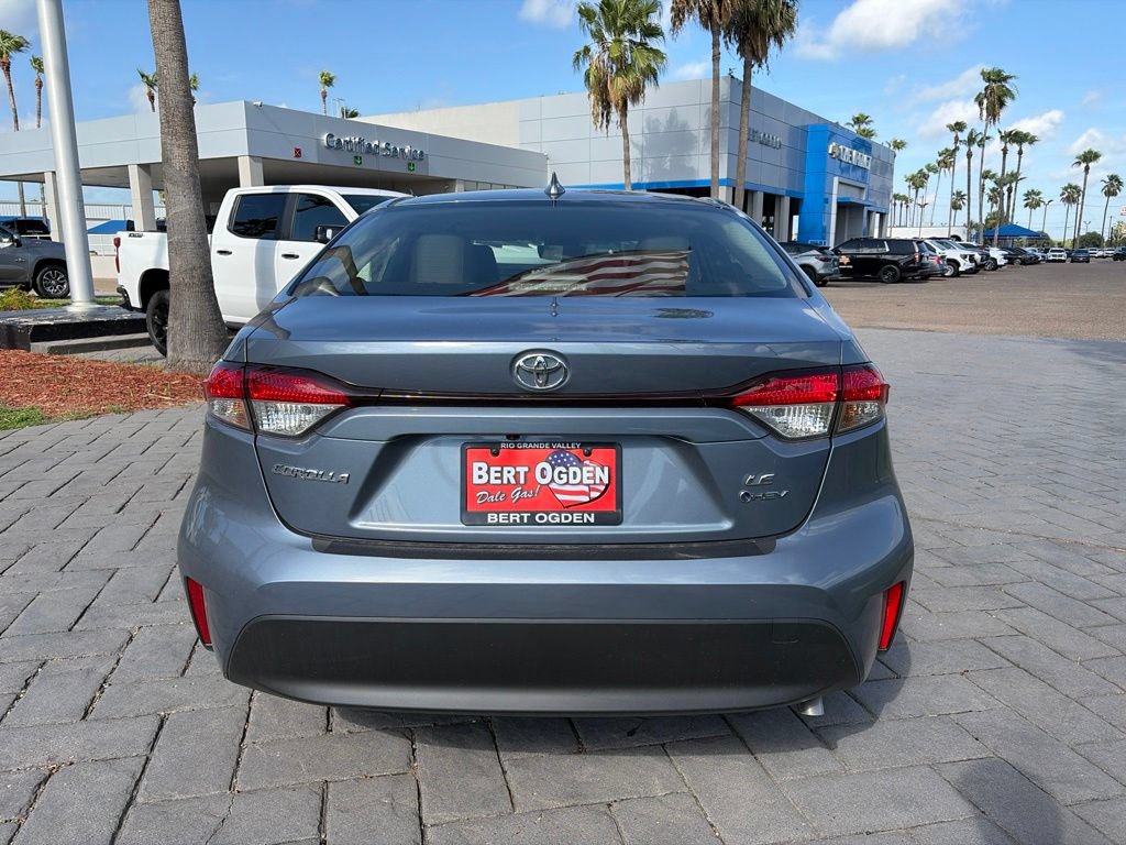 Used 2026 Toyota Corolla LE FWD image 5