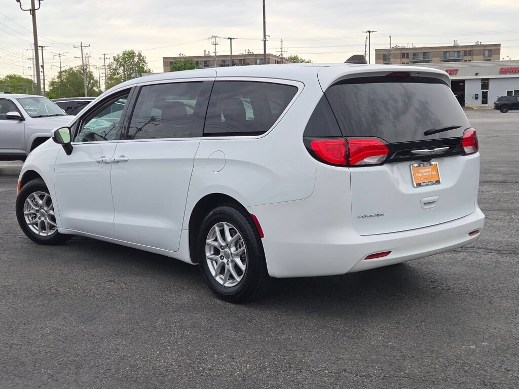 Certified 2023 Chrysler Voyager LX FWD image 16
