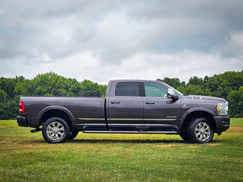 Used 2024 RAM 3500 Limited AWD/4WD image 3