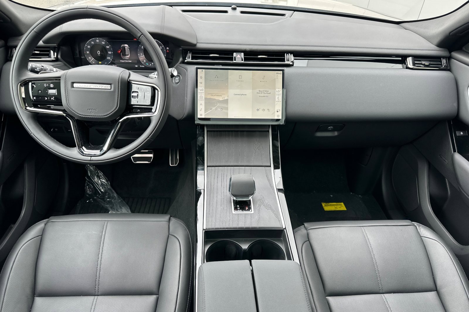New 2026 Land Rover Range Rover Velar Dynamic SE image 14
