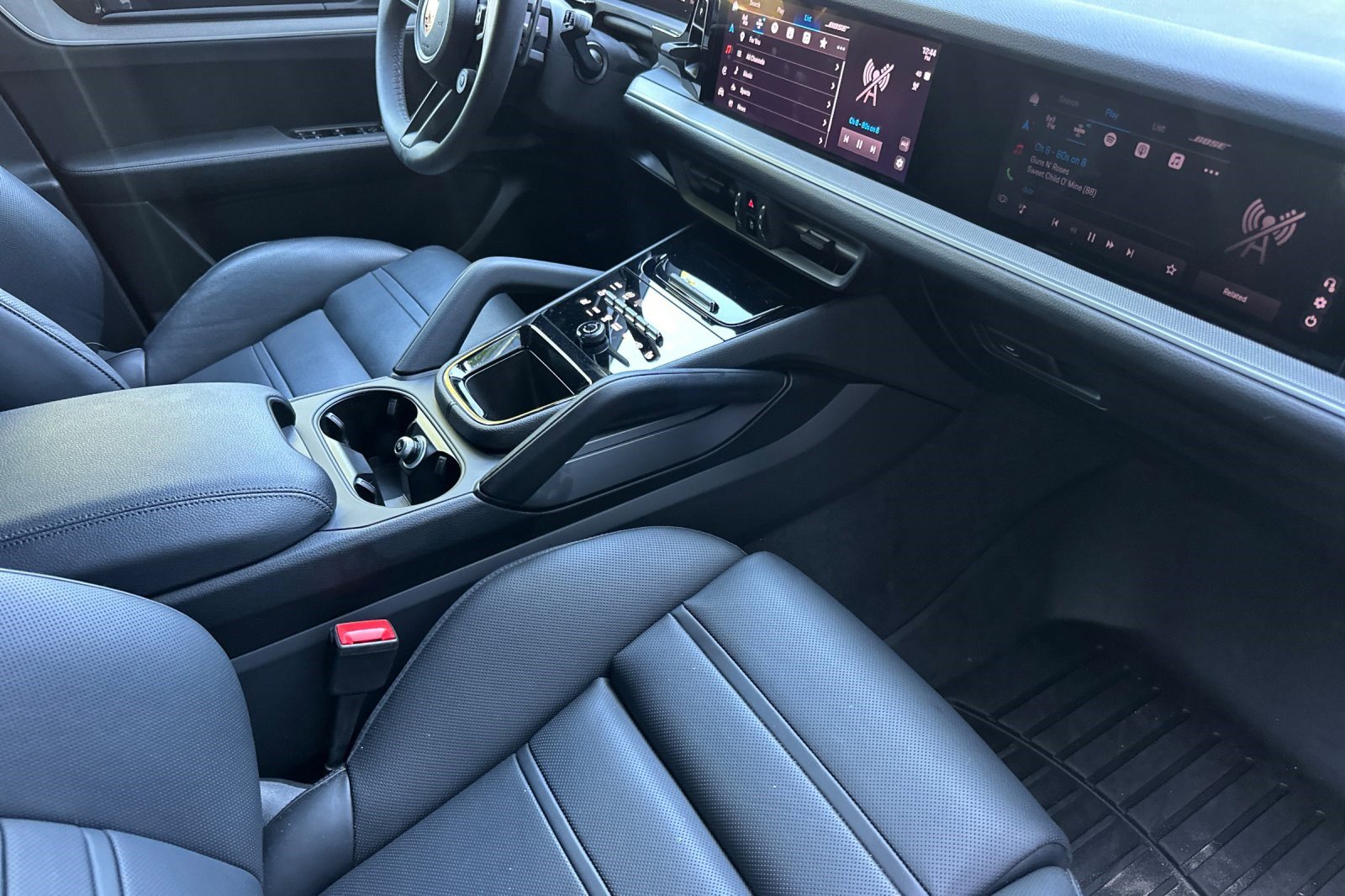 Used 2025 Porsche Cayenne S image 20