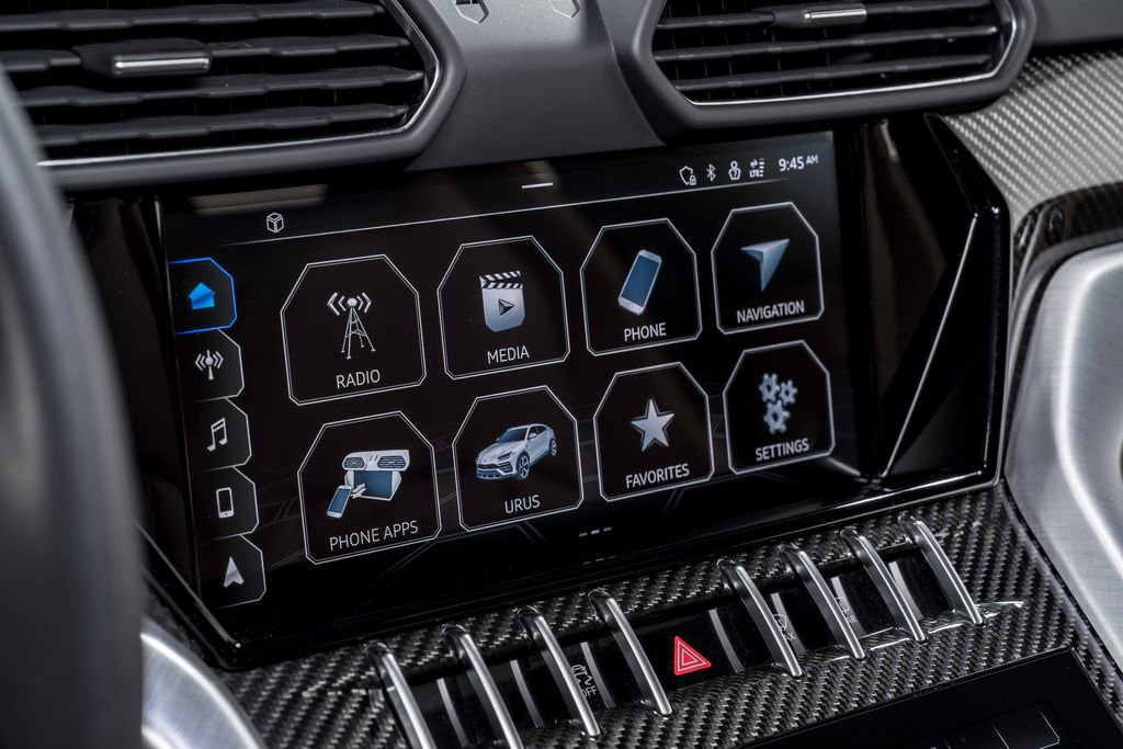 Used 2022 Lamborghini Urus image 24