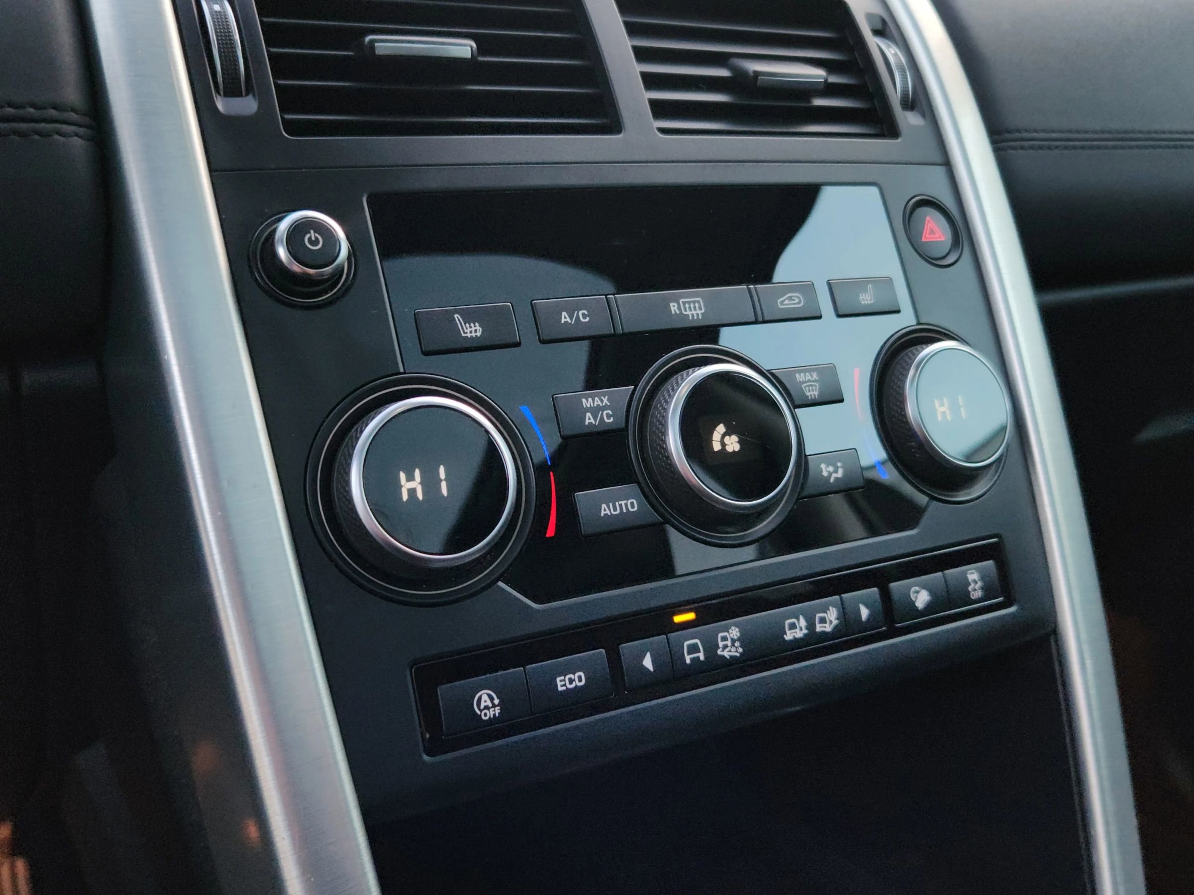 Used 2018 Land Rover Discovery Sport HSE image 13