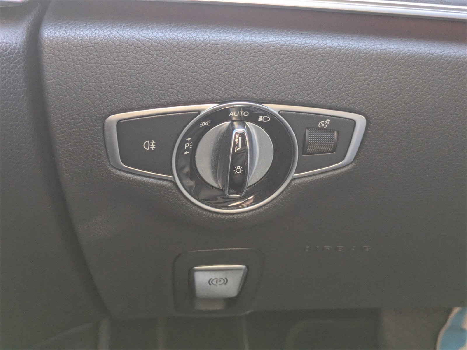 Used 2019 Mercedes-Benz E 300 4MATIC image 57