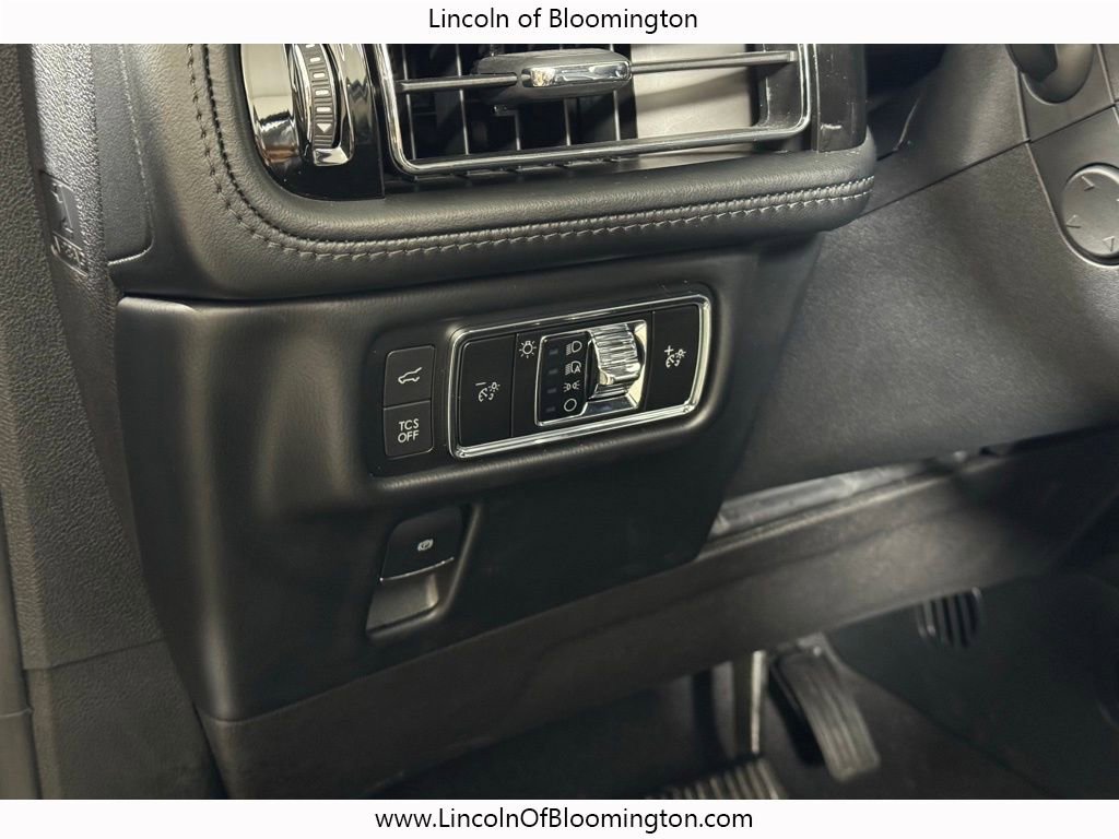 Used 2023 Lincoln Nautilus AWD w/ Premium Package image 23