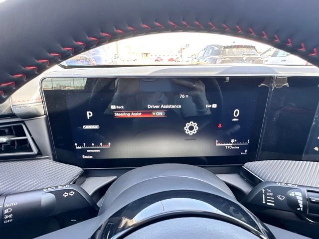 New 2025 Nissan Kicks SR image 11