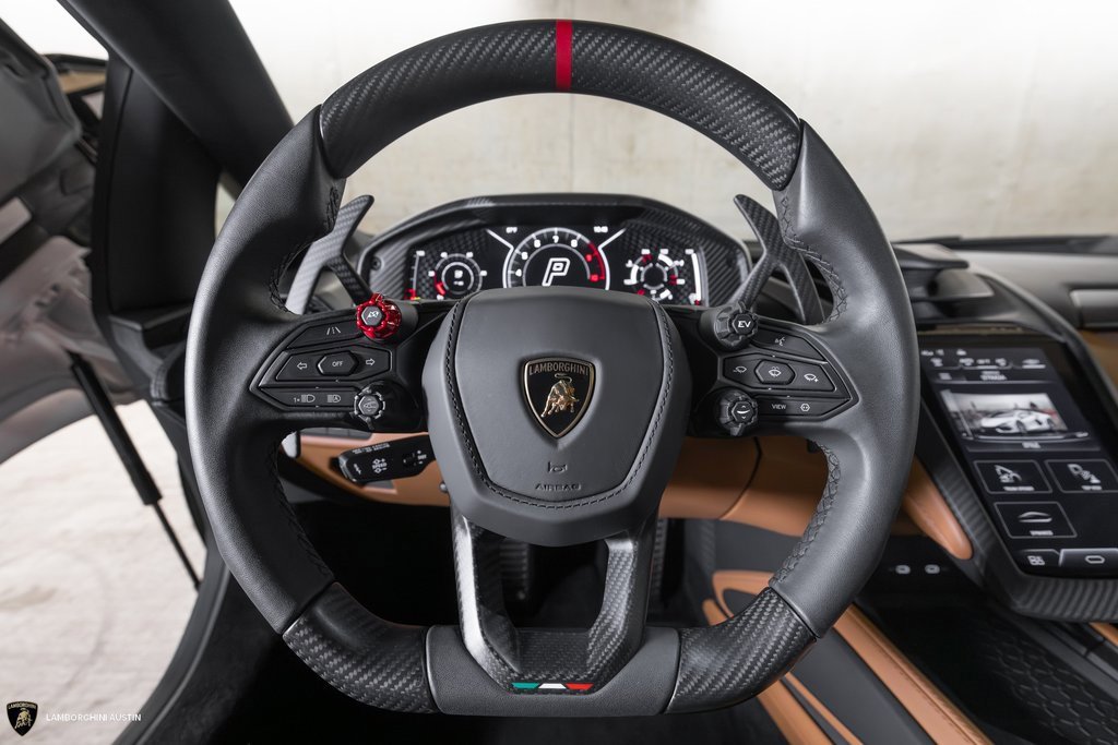 Used 2024 Lamborghini Revuelto image 25
