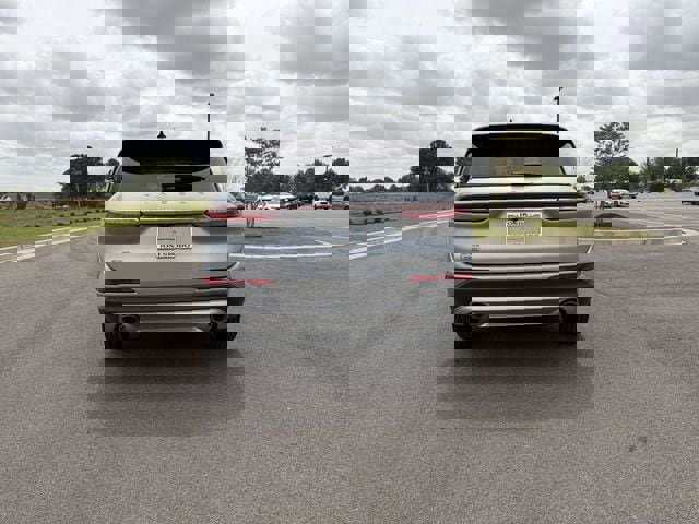 Used 2024 Lincoln Corsair Reserve FWD image 4