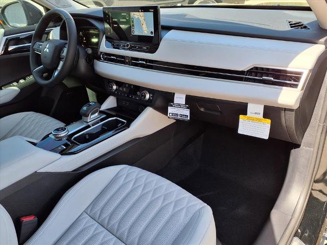 New 2026 Mitsubishi Outlander SEL image 8