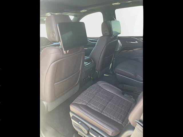 Certified 2024 Cadillac Escalade Sport Platinum w/ Heavy-Duty Trailer Package AWD/4WD image 9