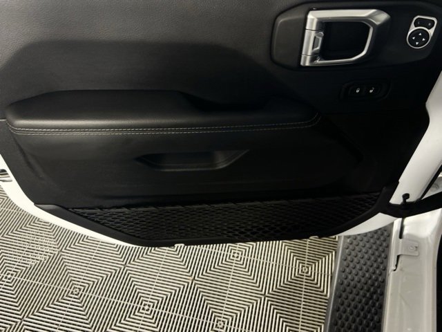 Used 2022 Jeep Wrangler Unlimited Sahara image 29