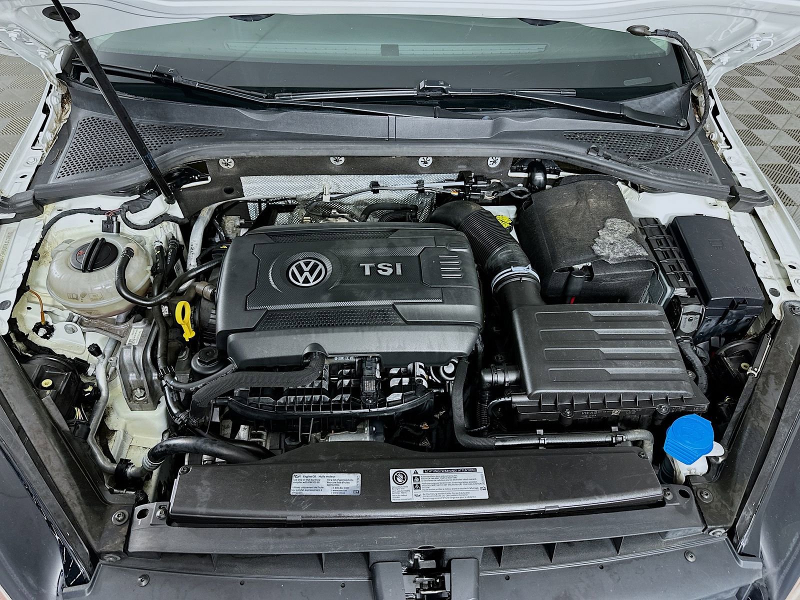 Used 2016 Volkswagen Golf S FWD image 28