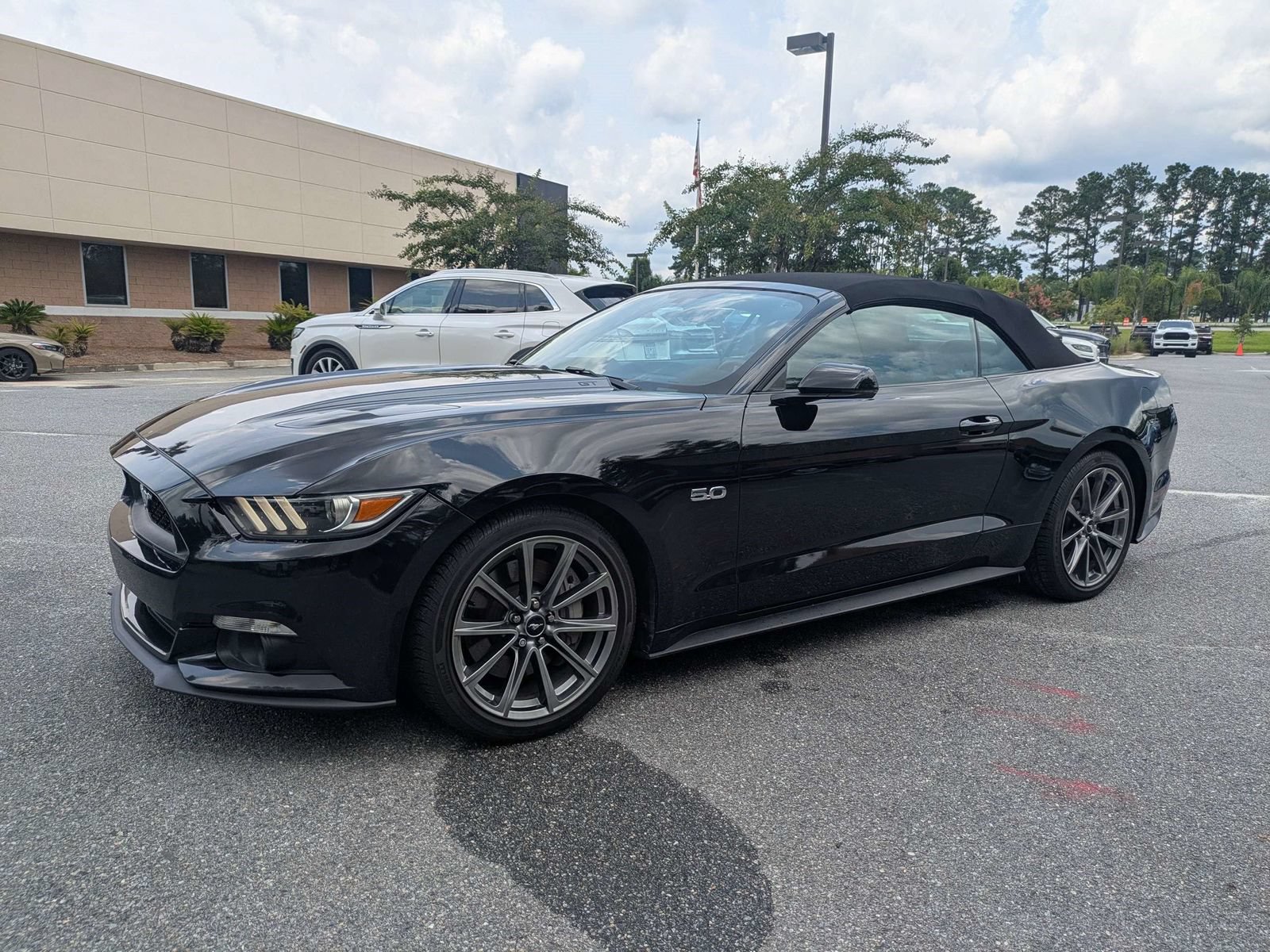 Used 2016 Ford Mustang GT Premium w/ Equipment Group 401A RWD image 4
