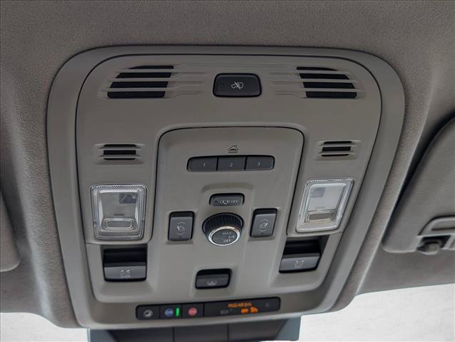 Used 2023 Cadillac Escalade Sport Platinum w/ LPO, ONYX Package AWD/4WD image 24