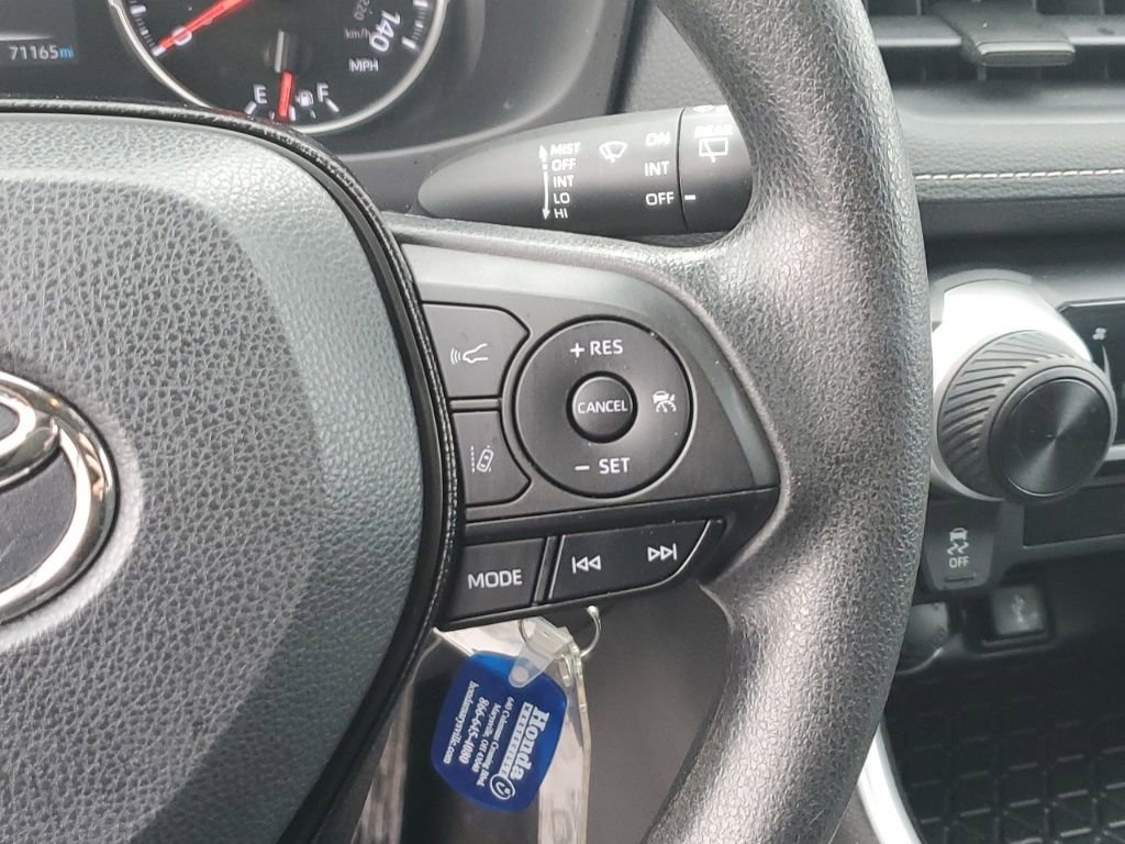 Used 2021 Toyota RAV4 LE image 17