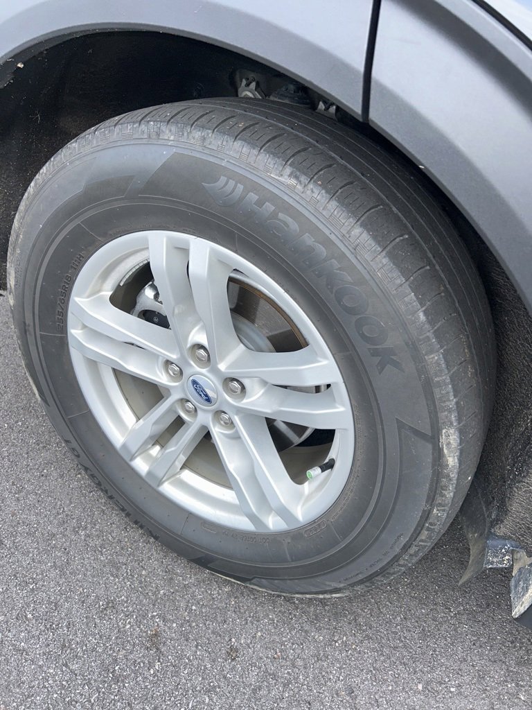 Used 2023 Ford Explorer XLT w/ Equipment Group 202A image 8