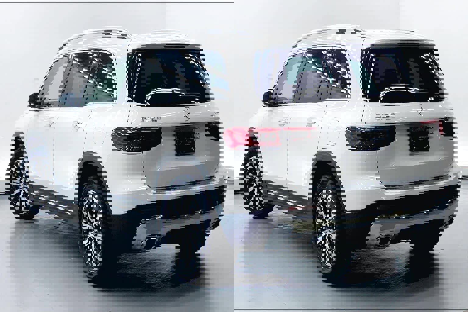 Certified 2022 Mercedes-Benz GLB 250 4MATIC image 2