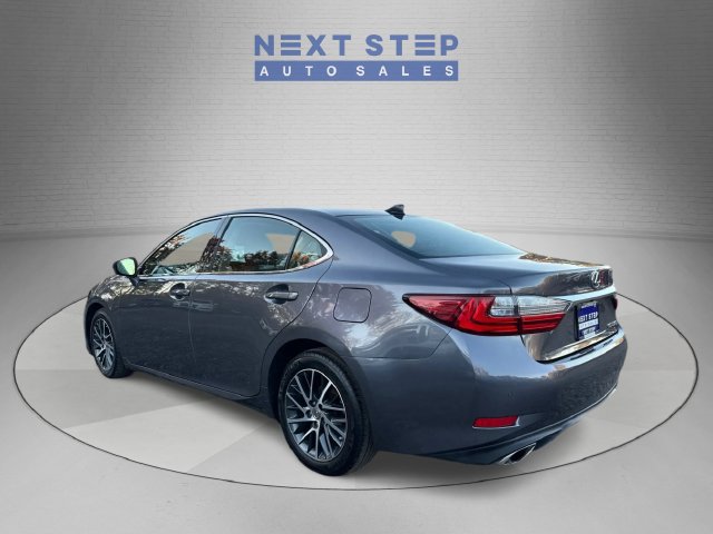Used 2018 Lexus ES 350 w/ Luxury Package w/Wood Trim FWD image 5