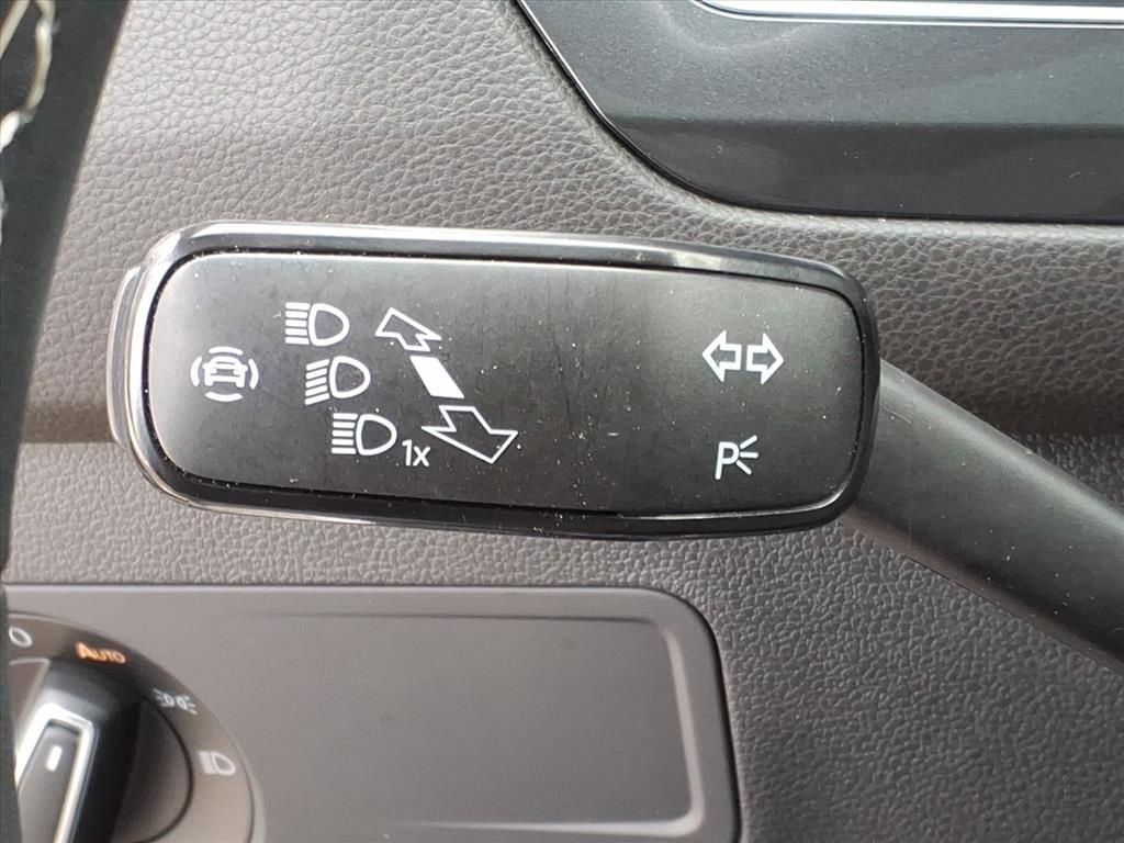 Used 2022 Volkswagen Tiguan SE w/ Panoramic Sunroof Package image 24