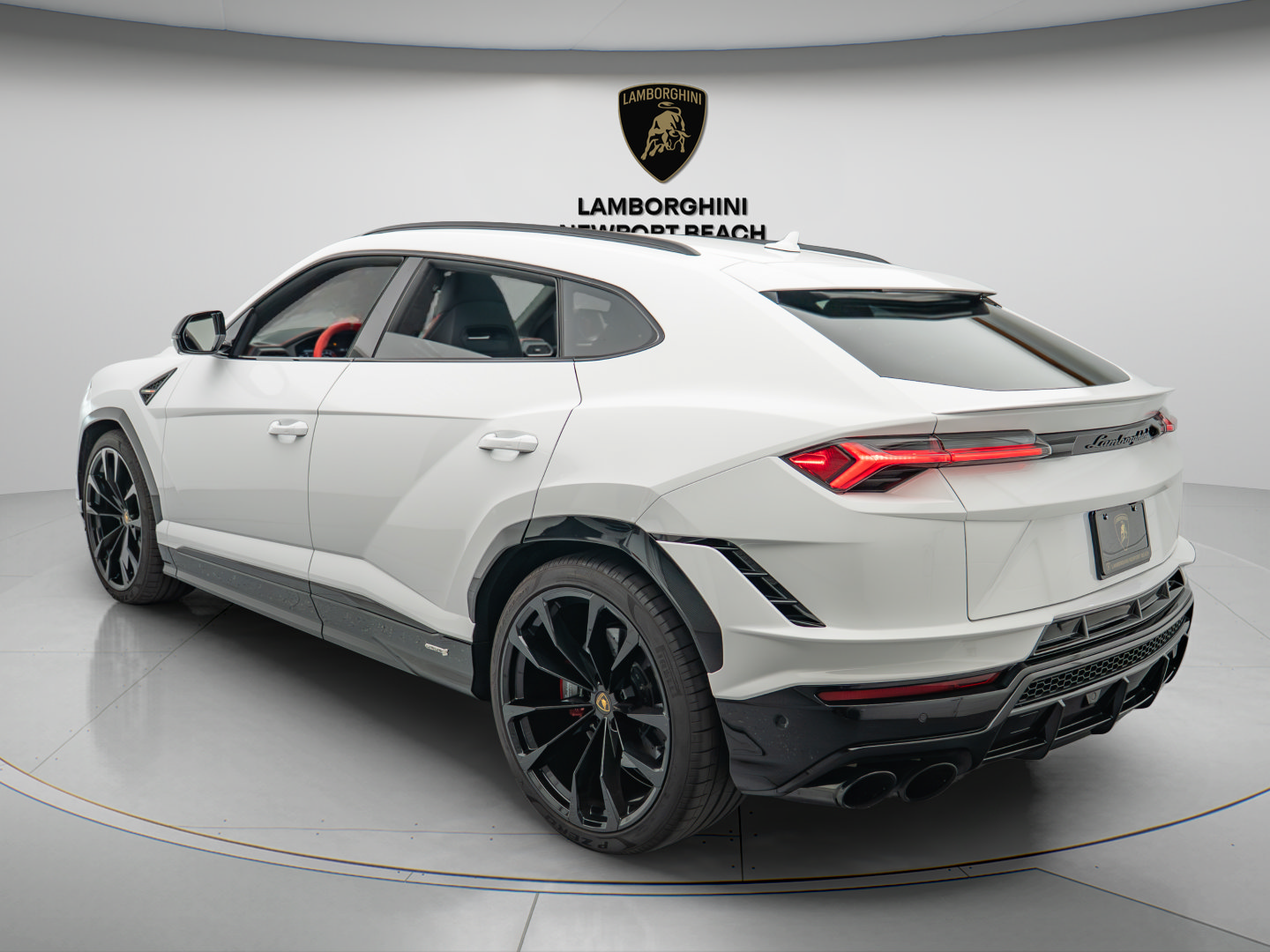 Used 2024 Lamborghini Urus S AWD/4WD image 4