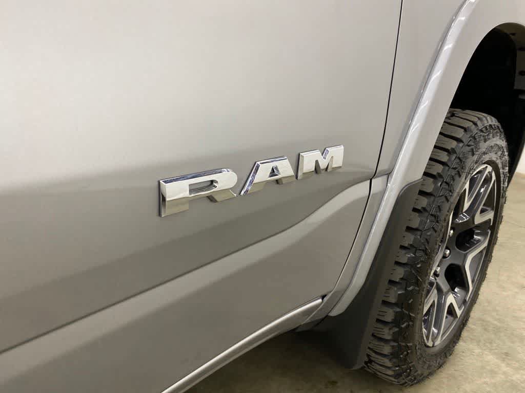 Used 2025 RAM 1500 Laramie w/ Sport Appearance Package AWD/4WD image 10