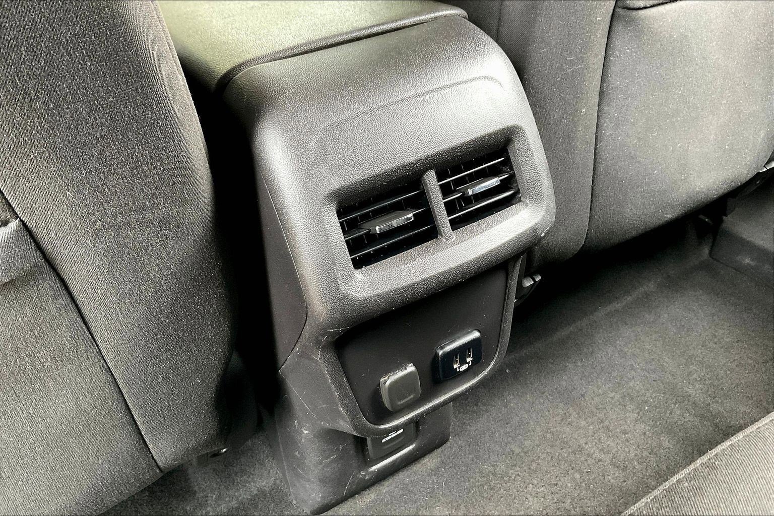 Used 2018 Chevrolet Equinox LT w/ LT Infotainment Plus Package image 10