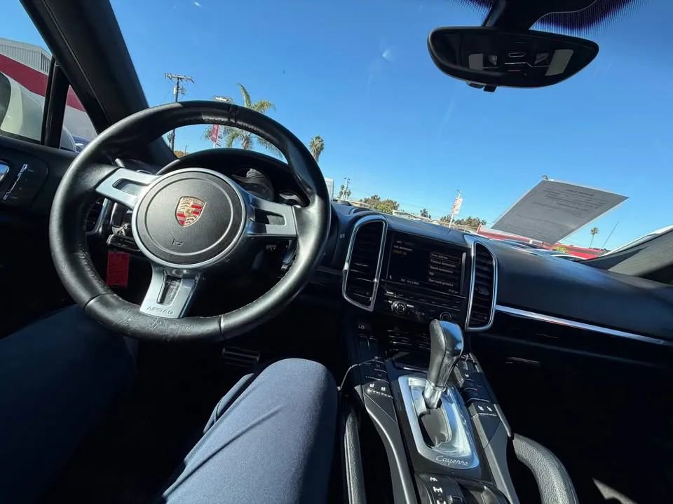 Used 2011 Porsche Cayenne S image 10