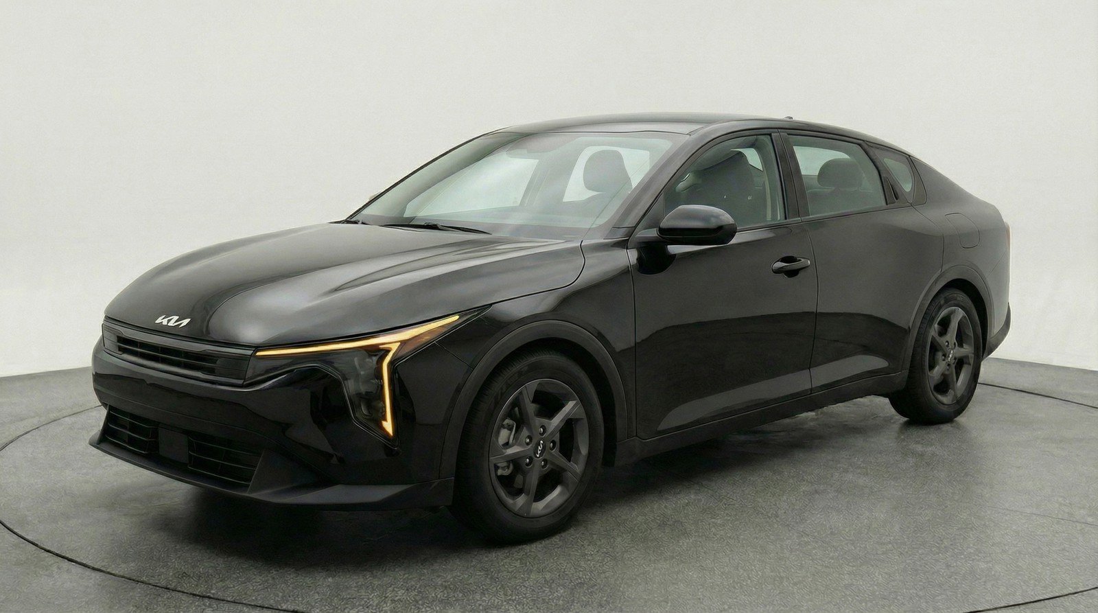 Used 2025 Kia K4 LXS image 3