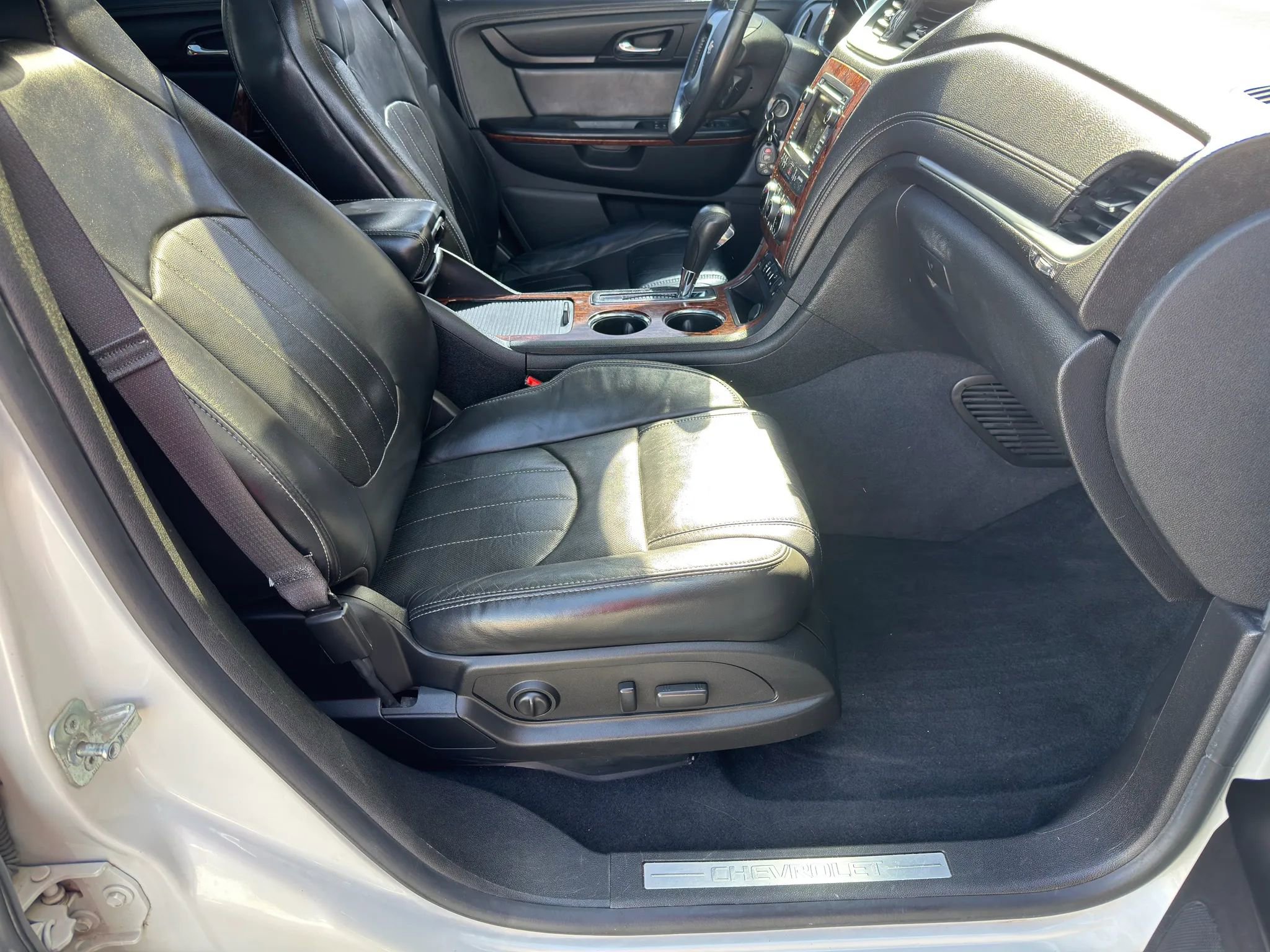 Used 2014 Chevrolet Traverse LTZ FWD image 21