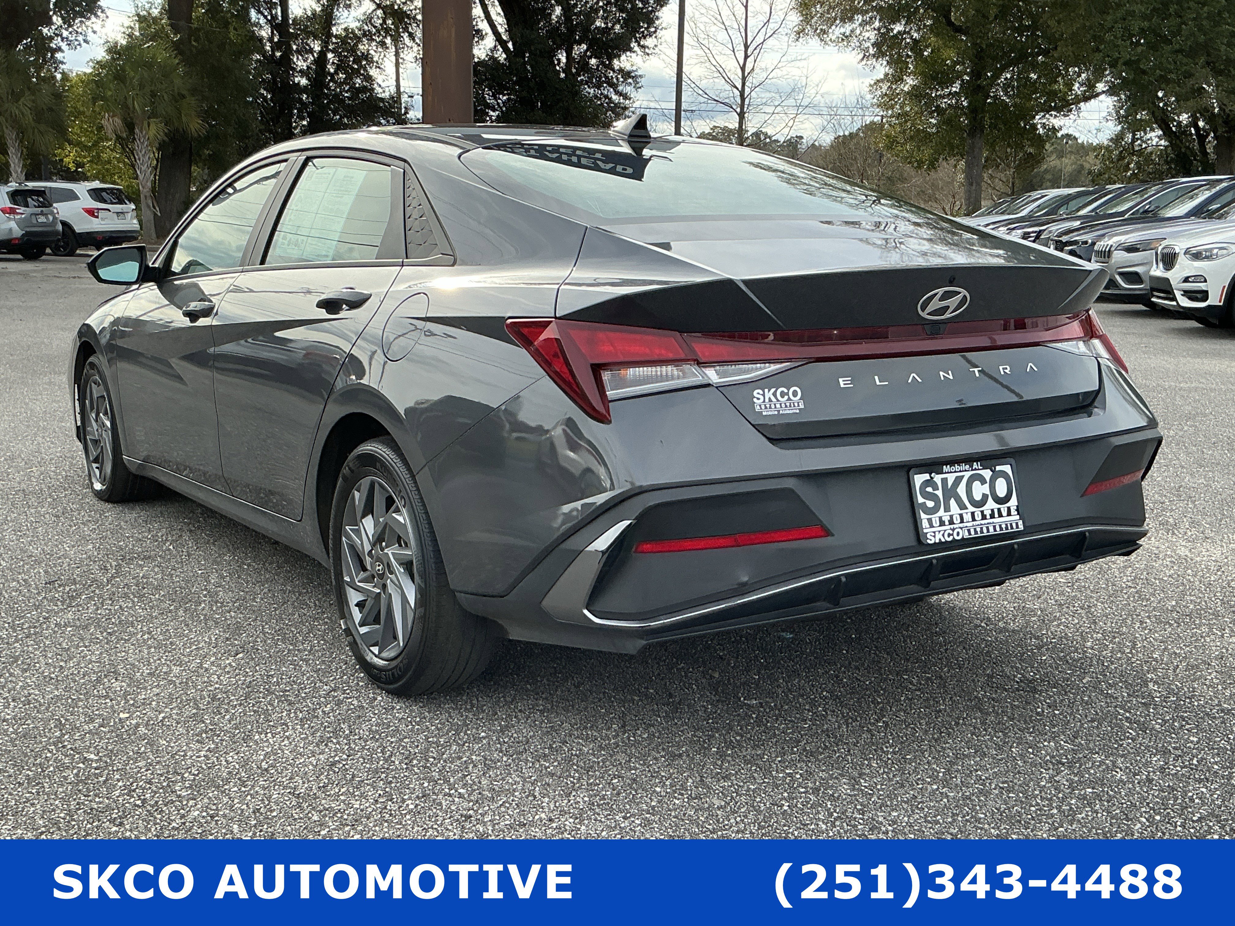 Used 2024 Hyundai Elantra SEL FWD image 3