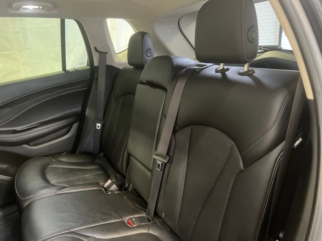 Used 2020 Buick Envision Essence image 35