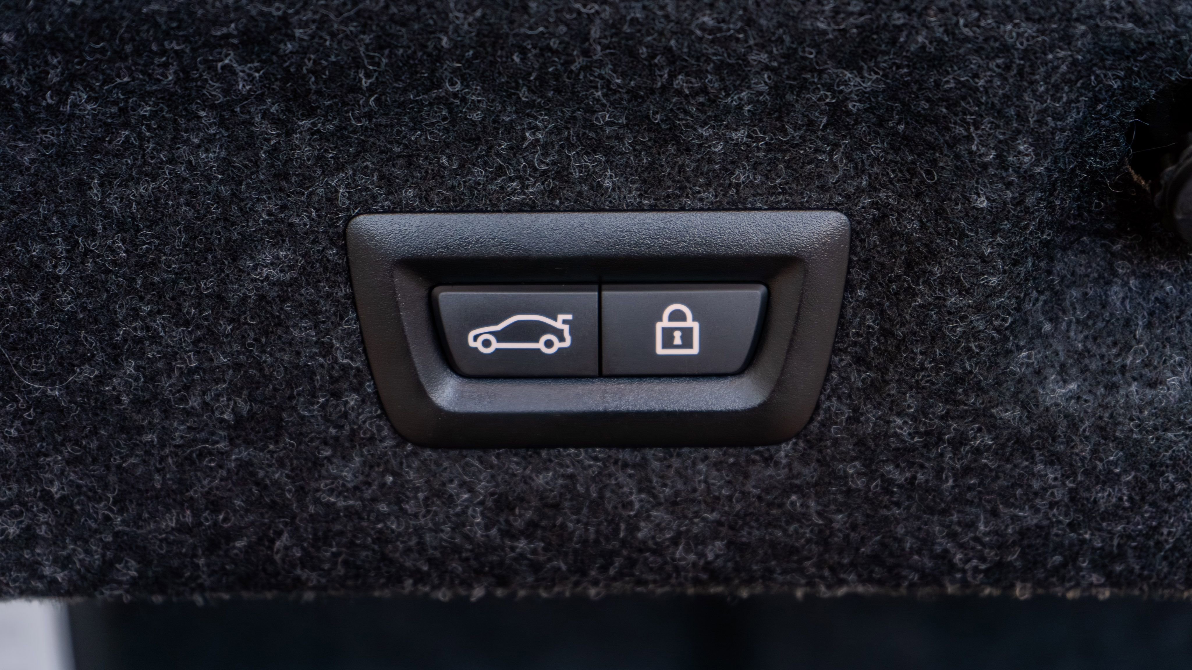 Used 2021 BMW M4 Competition w/ M Carbon Exterior Package image 34