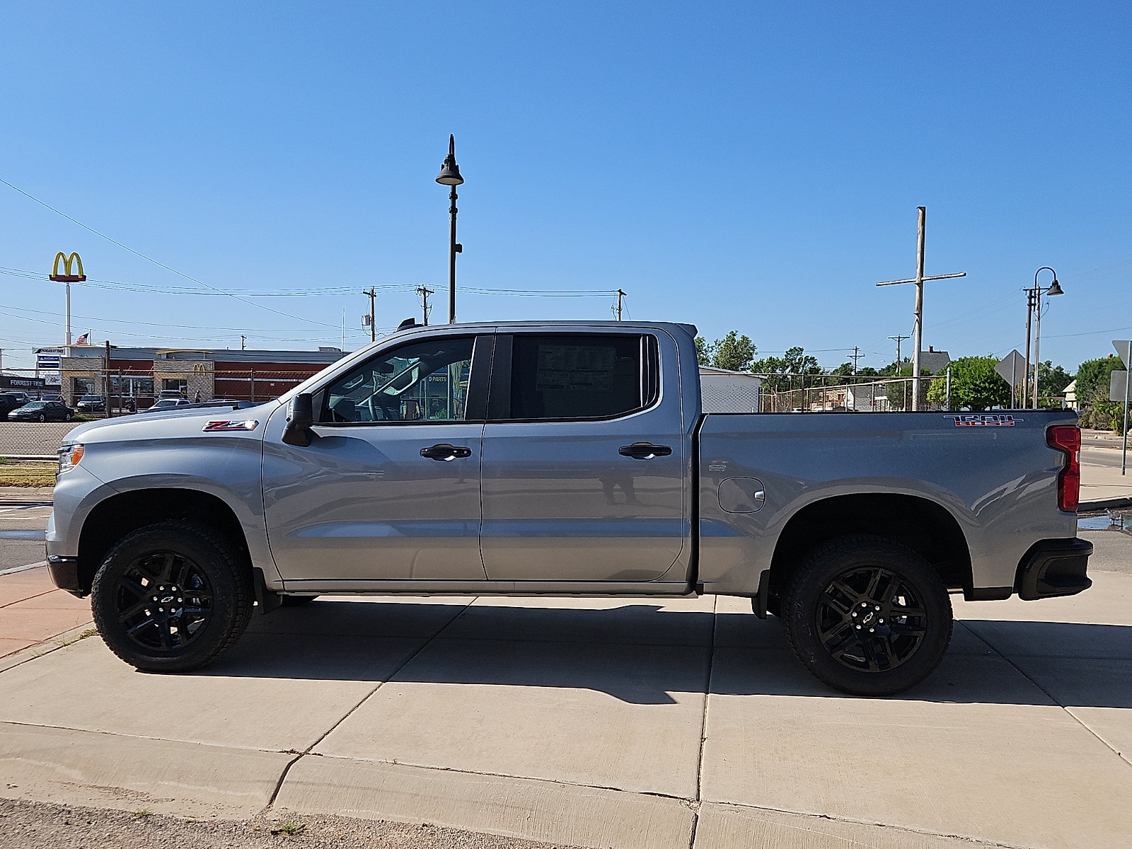 New 2026 Chevrolet Silverado 1500 LT Trail Boss w/ LT Trail Boss Premium Package AWD/4WD image 2