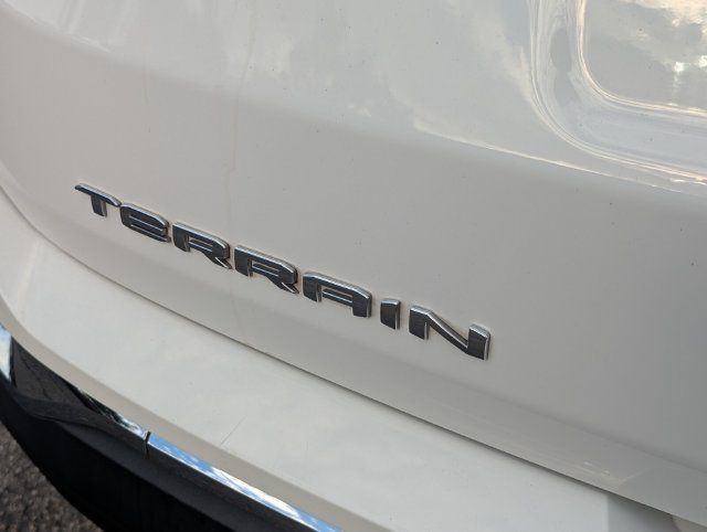 Used 2022 GMC Terrain SLT w/ Tech Package FWD image 8