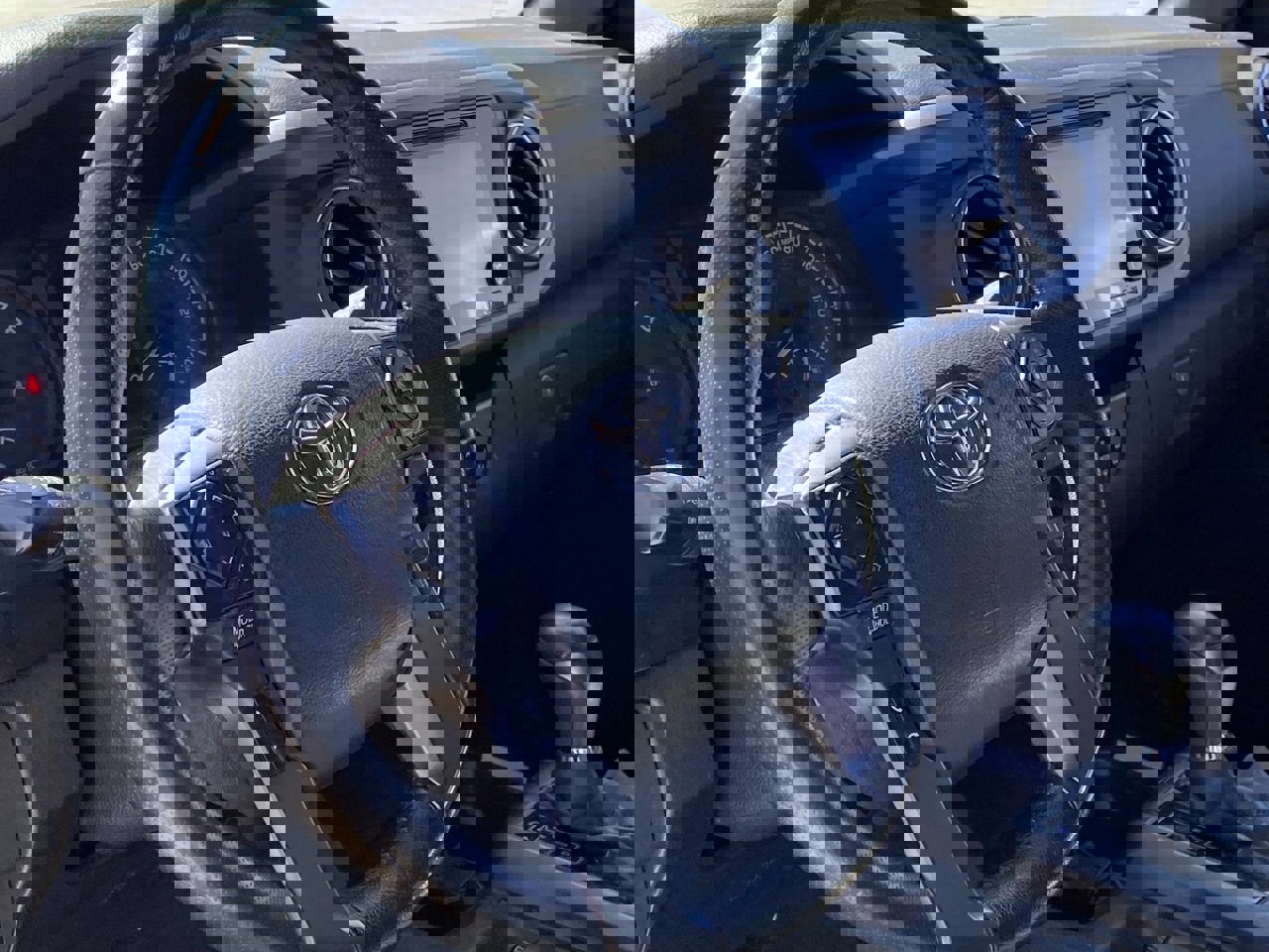 Used 2018 Toyota Tacoma TRD Off-Road image 9