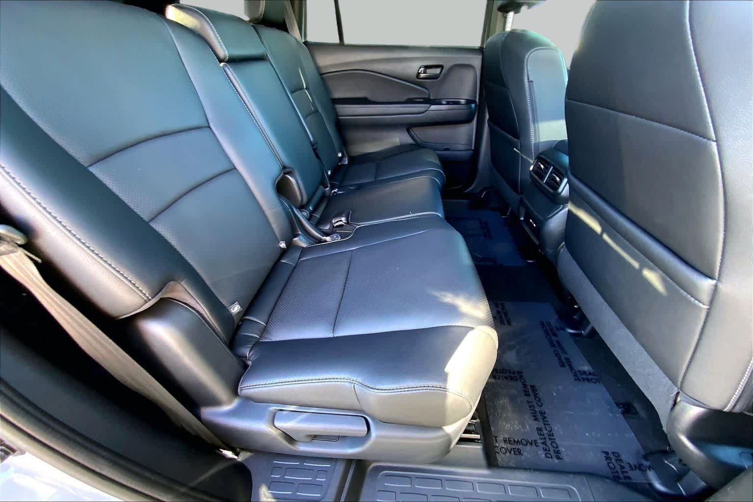 Used 2025 Honda Passport EX-L image 18