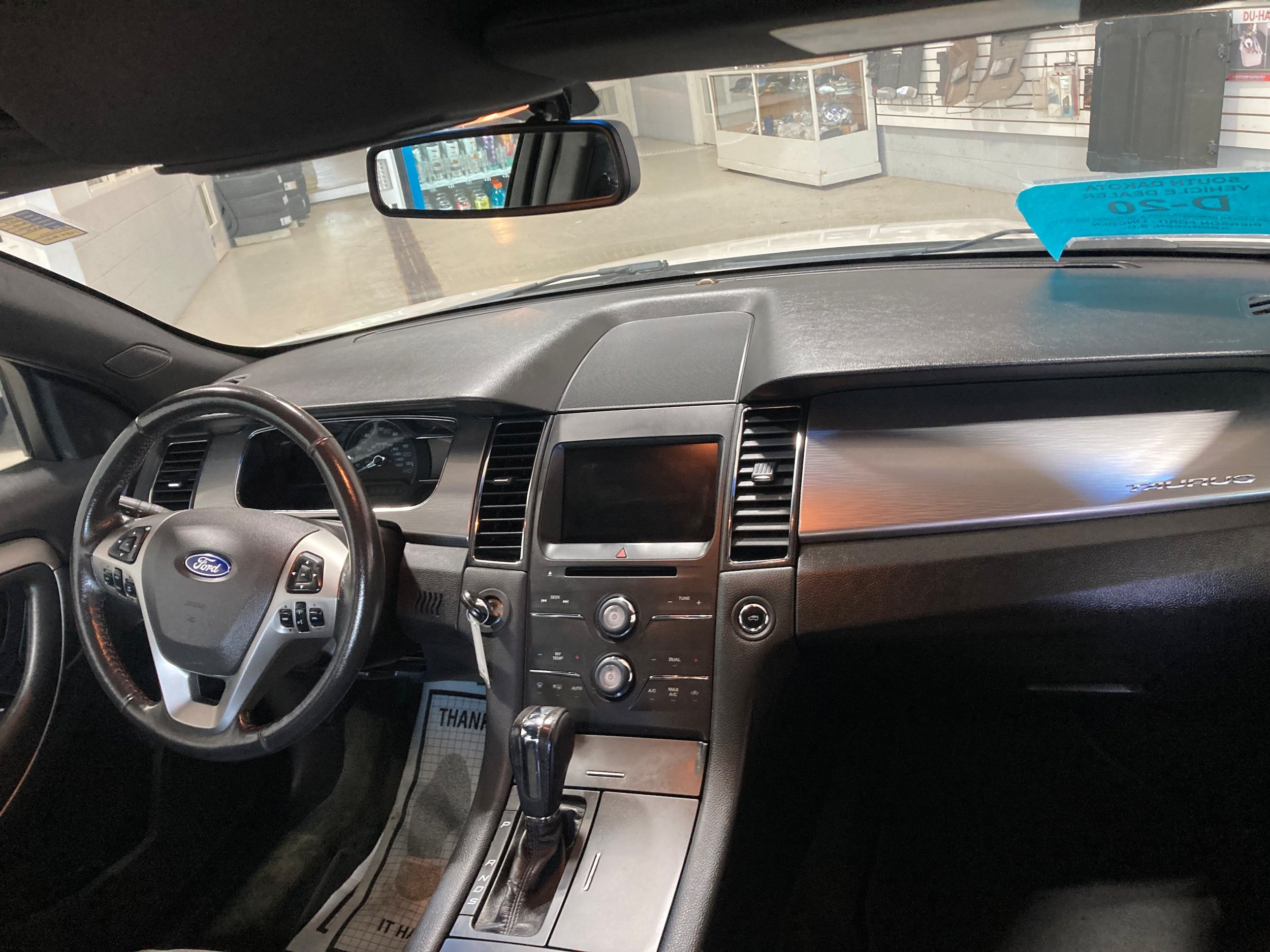 Used 2013 Ford Taurus SEL FWD image 8