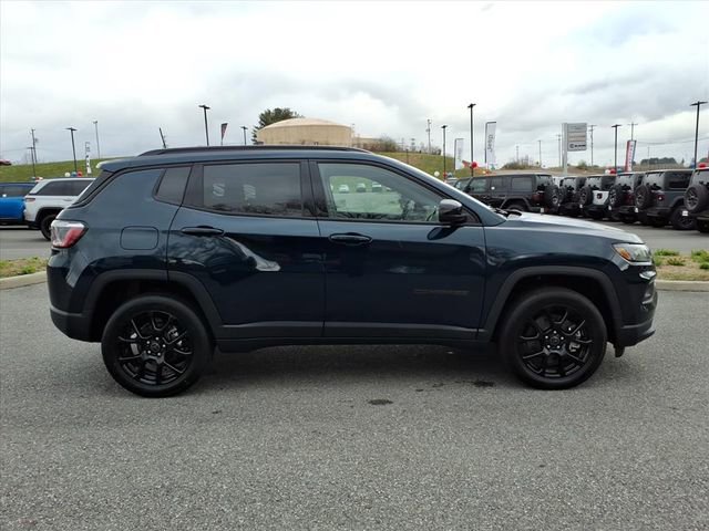 New 2026 Jeep Compass Latitude AWD/4WD image 5
