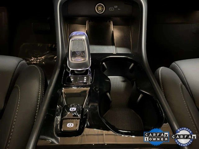 Used 2025 Volvo XC40 B5 Plus image 59