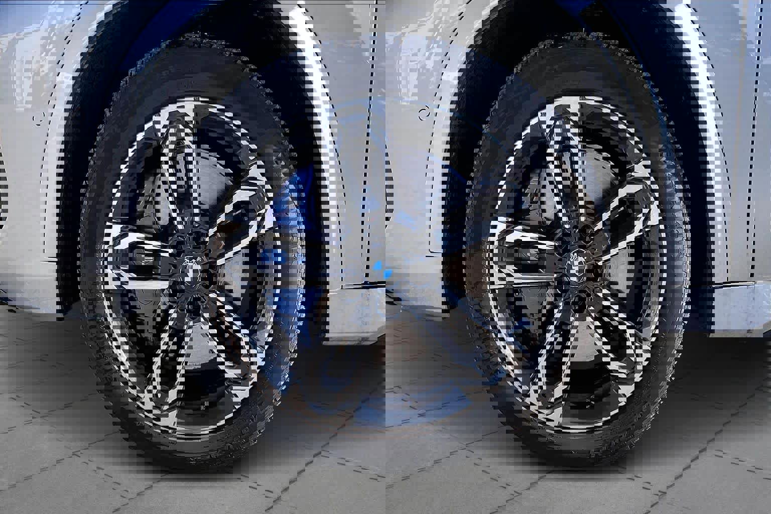 Used 2025 BMW X1 M35i w/ Shadowloine Package image 10