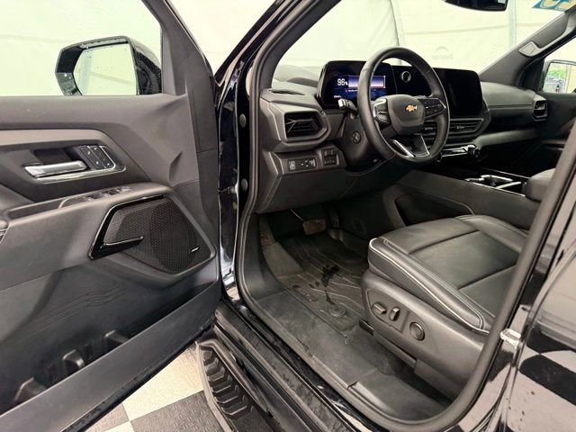 Used 2025 Chevrolet Silverado EV LT AWD/4WD image 34