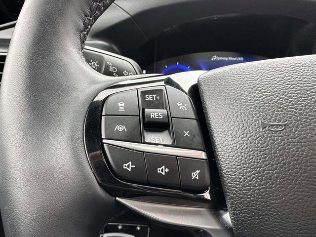 Used 2023 Ford Explorer Platinum w/ Technology Package image 16