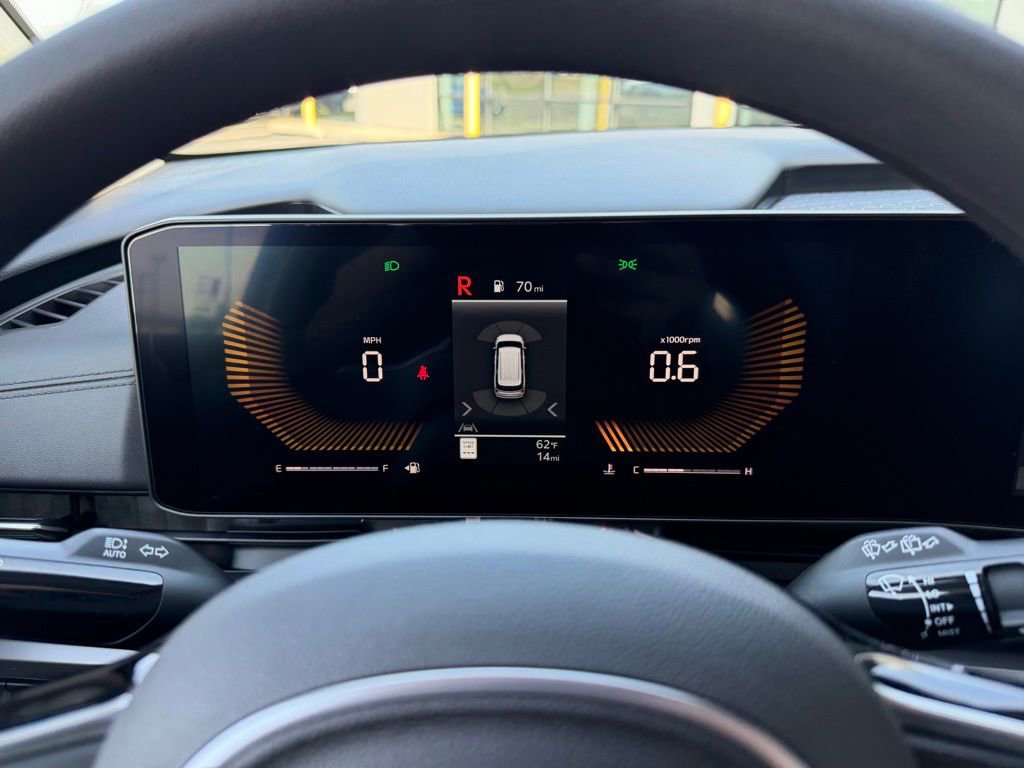 New 2026 Kia Carnival LX FWD image 31
