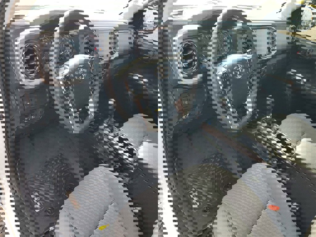 Used 2022 Toyota Tacoma SR5 image 6