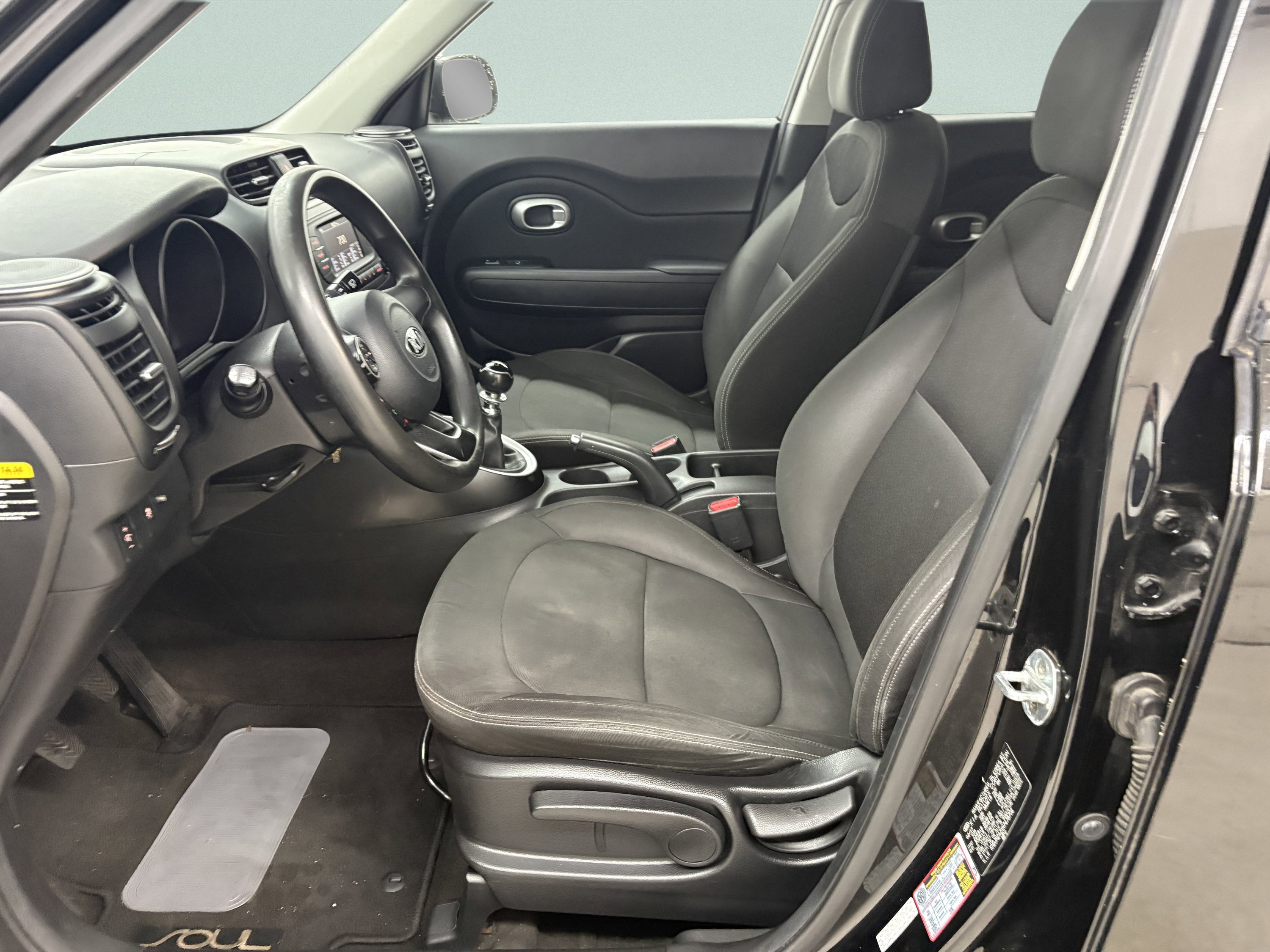 Used 2017 Kia Soul FWD image 12